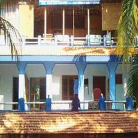 Blue Marine Beach Resort Varkala Buitenkant foto